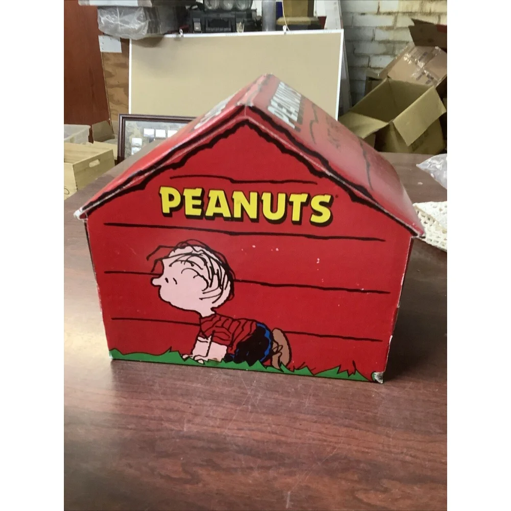 Peanuts Art Set Dog House with 3 Drawers